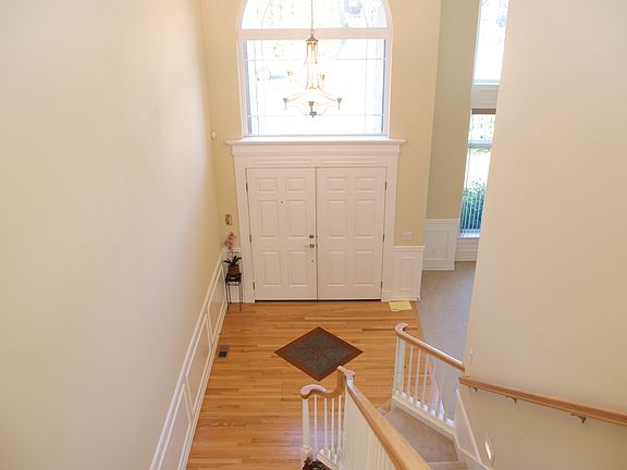 4th image of 17015 33rd Pl W