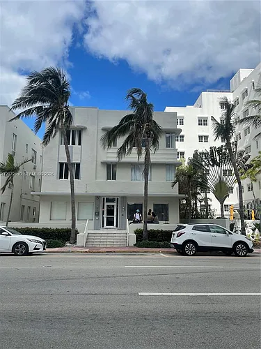3710 Collins Ave Photo 1