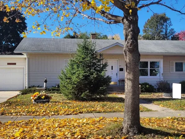 625 Dawes St, Marinette, WI 54143