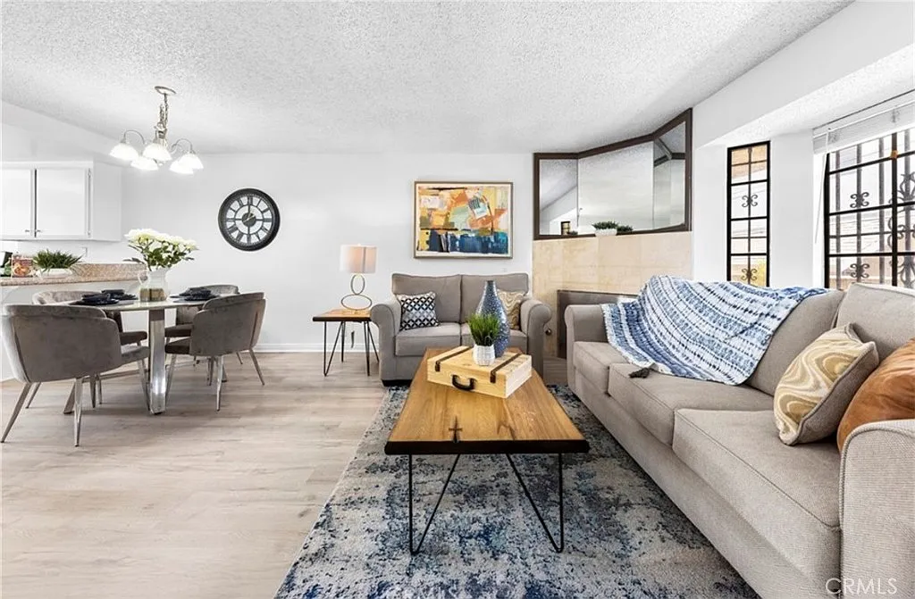 4 bed, 1436 sqft, $3,800 — Photo 3