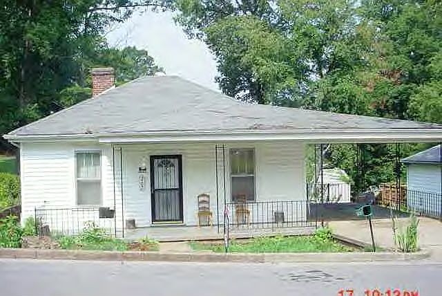1st image of 207 Stuart St