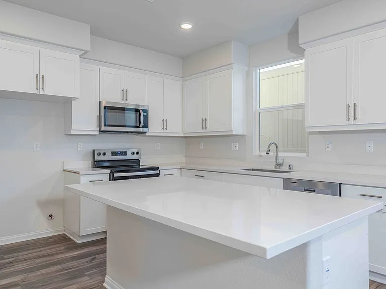 466 Meyer Pl — Photo 10