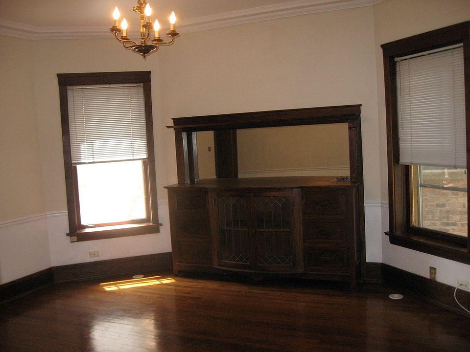 1st image of 1211 W Cornelia Ave #2