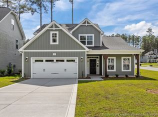 85 Pinnacle Dr, Spring Lake, NC 28390
