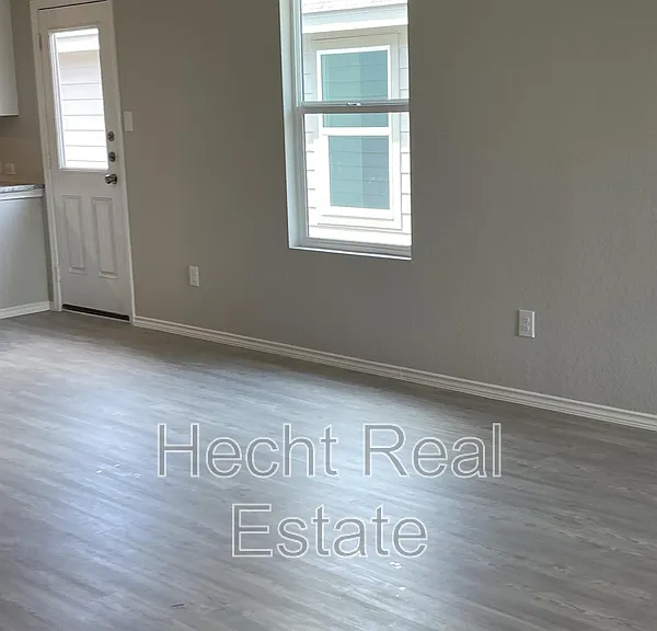 10754 Prusiner Dr — Photo 6