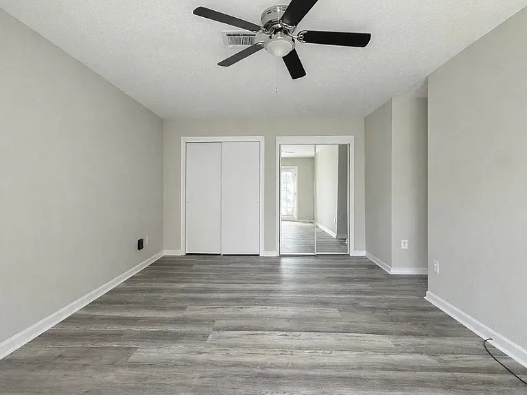 341 N Burbank Dr — Photo 9