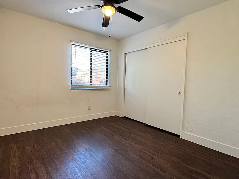 1605 Sutter Ln — Photo 14