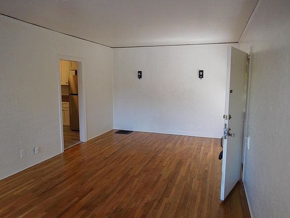 5th image of 3770 Park Blvd