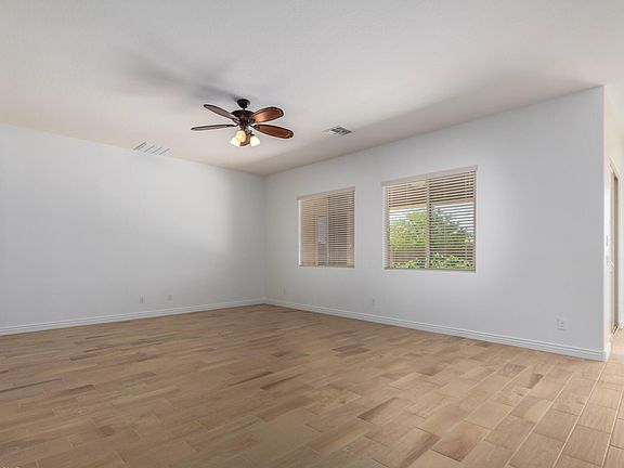 4th image of 2615 W Balao Dr