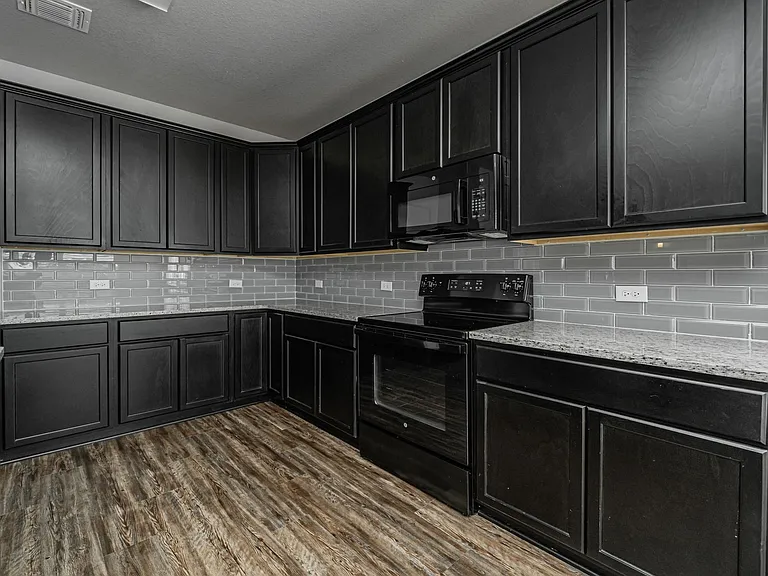 8227 Blue Field Dr — Photo 11
