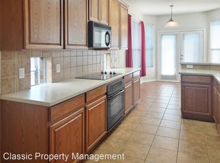 1740 Hidden Brook Dr #L/O, Grand Prairie, TX 75050