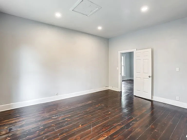 424 Bantz Ct — Photo 5