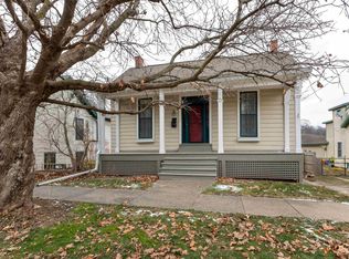 209 Park Ave, Galena, IL 61036