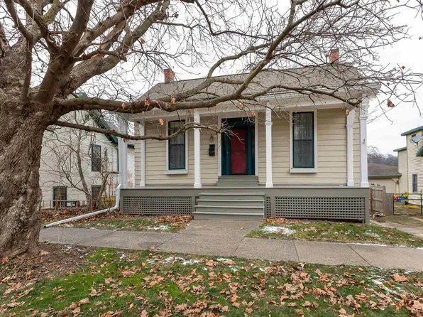 209 Park Ave, Galena, IL 61036