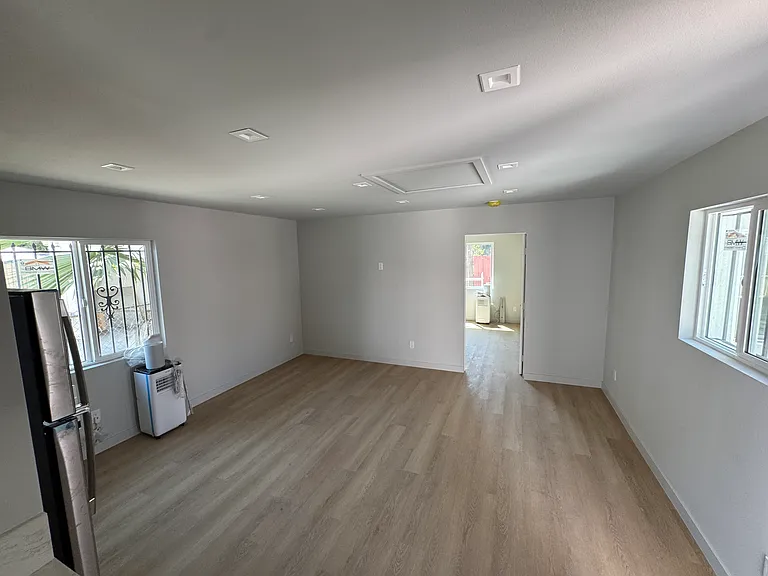 2621 Hillcrest Dr #1/2 — Photo 10