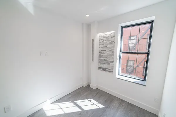 Rented by Heritage Capital Management LLC | media 25