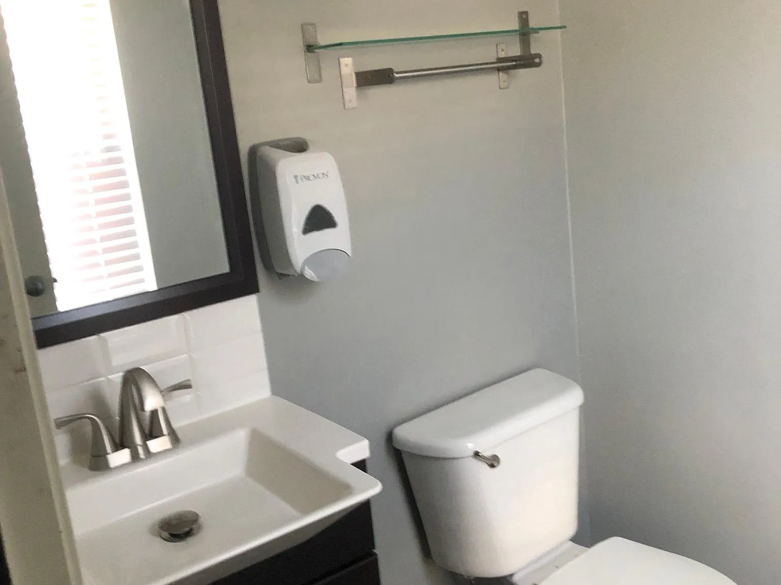3 bed, 2.5 bath, 1612 sqft, $2,500 — Photo 4