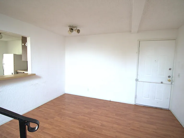 5018 11th Ave NE #A — Photo 5