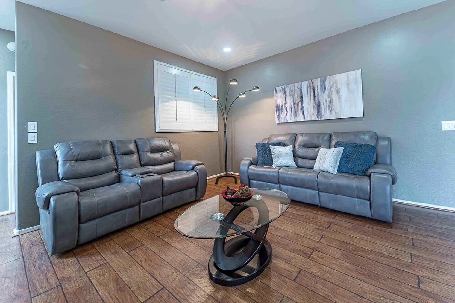 4 bed, 3.0 bath, $5,381 — Photo 4
