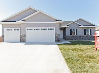 411 Main St S, Center Point, IA 52213