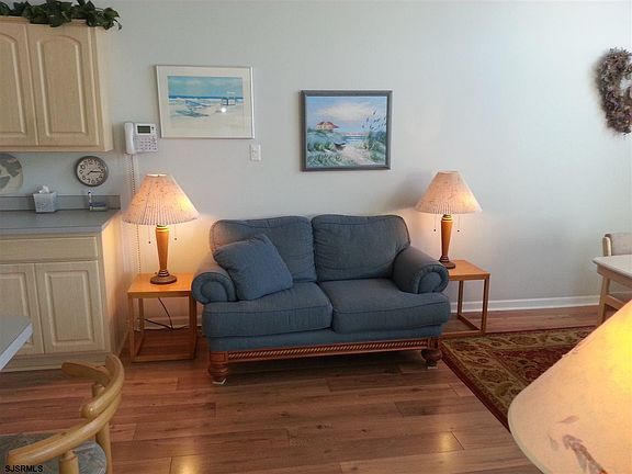 4th image of 5138 Central Ave #2
