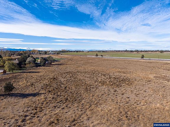 4th image of 23669 Dodds Rd