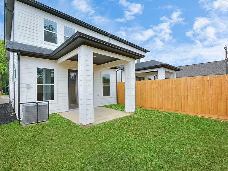 5516 Hardy St — Photo 29