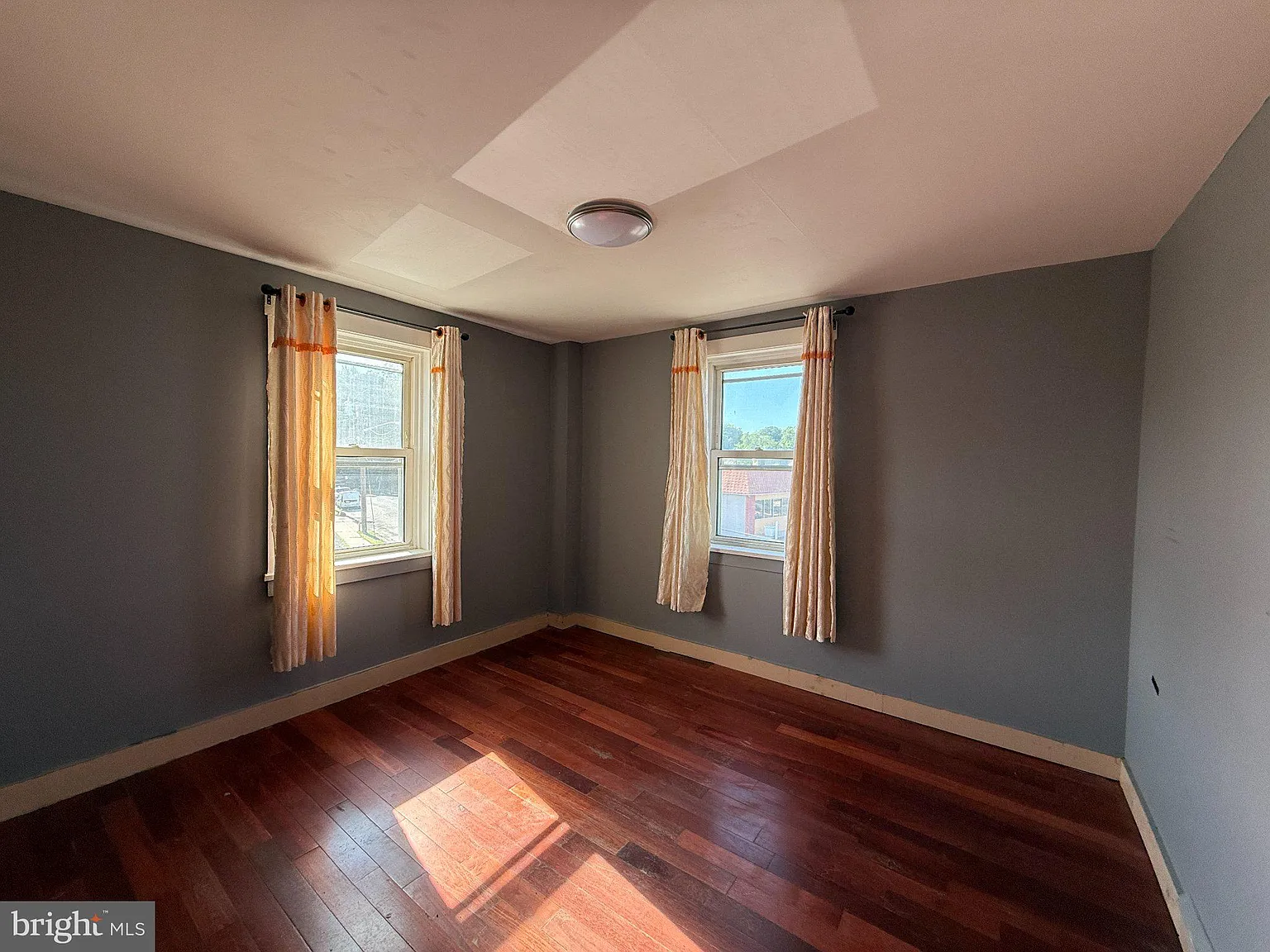 2 bed, 1.0 bath, 1100 sqft, $1,625 — Photo 3