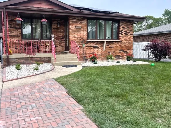 18624 Wentworth Ave, Lansing, IL 60438