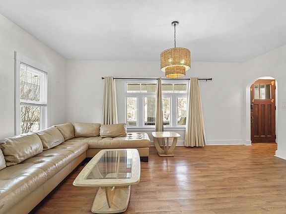 3rd image of 44 Rotary Ave #1