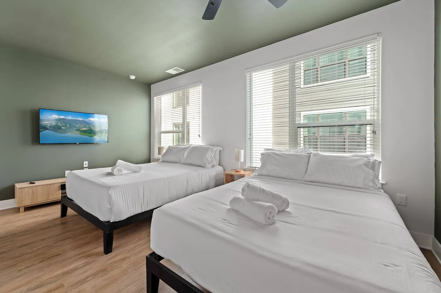 Studio, 1.0 bath, 602 sqft, $4,045 — Photo 2