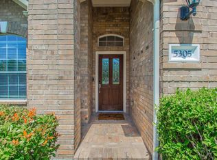 5305 Summer Spring Ln, Rosharon, TX 77583