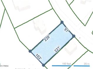 516 Maple Ridge Dr, Hawley, PA 18428