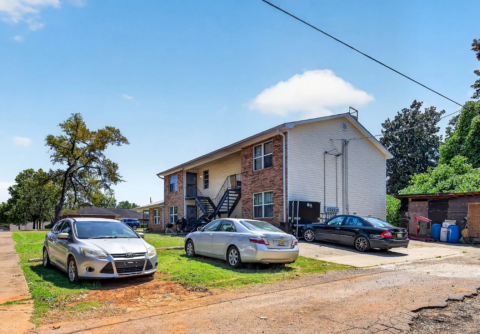2 bed, 1.0 bath, 800 sqft, $900 — Photo 3