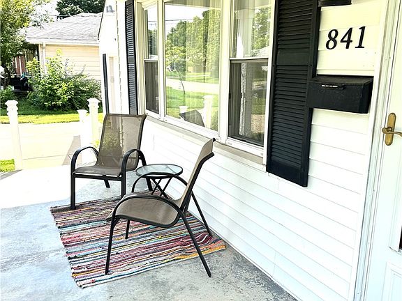 3rd image of 841 Shady Ln