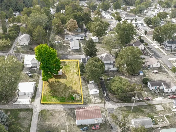 715 S 8th St, Cambridge, OH 43725