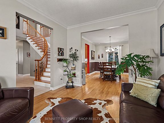 2nd image of 32 Rochelle Dr