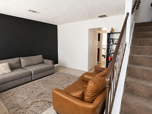 3rd image of 6971 Chasewood Dr