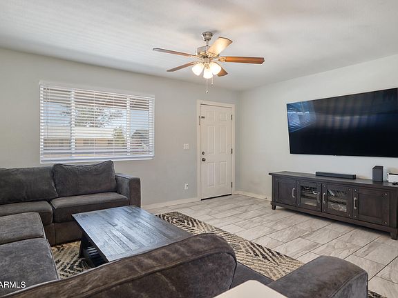 3rd image of 1660 W CAPRI Avenue