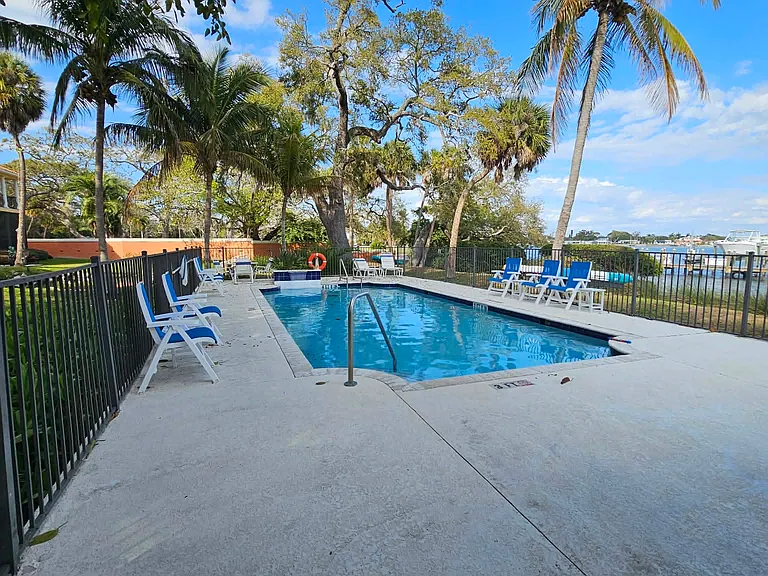 120 Banyan Bay Dr — Photo 8