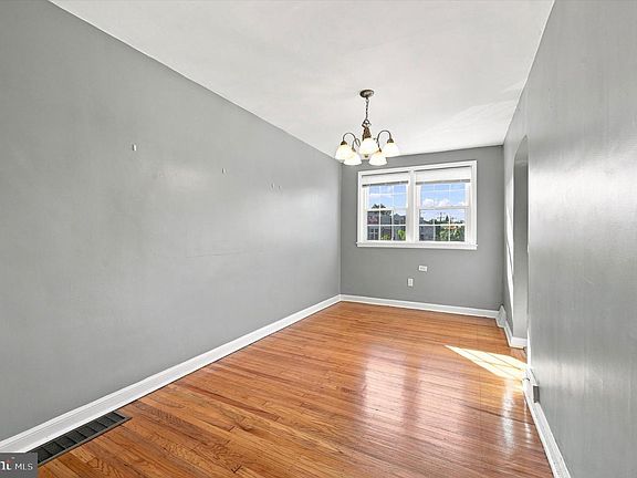 4th image of 495 Kingsley St