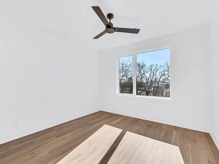 16B Willis St — Photo 47