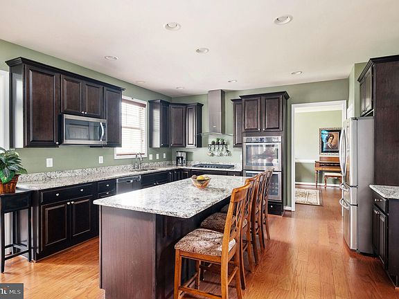 3rd image of 138 Donovan Ln