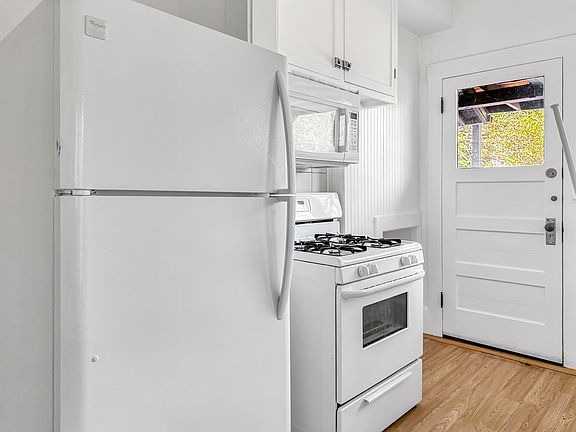 5th image of 1111 N Los Robles Ave APT 2