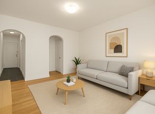 214 W 102nd St, New York, NY 10025