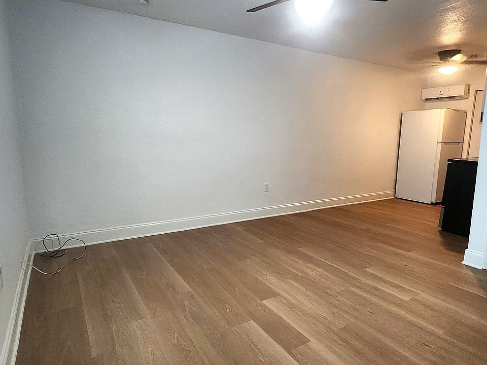 2nd image of 2996 Francis Ave
