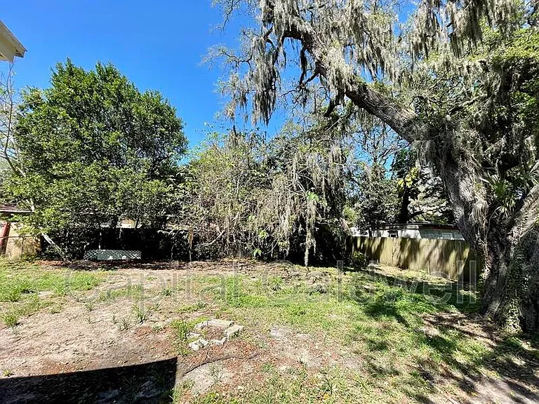 1904 E Emma St — Photo 23