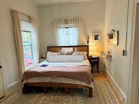 5th image of 612 N Oak St #1