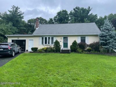 27 Manchester Drive, Halfmoon, NY, 12065