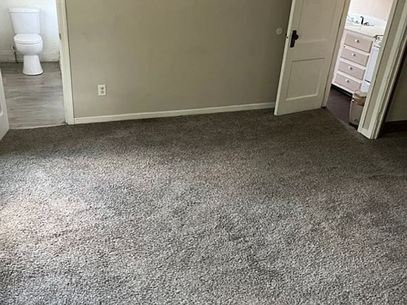 4th image of 352 S Jackson St #1